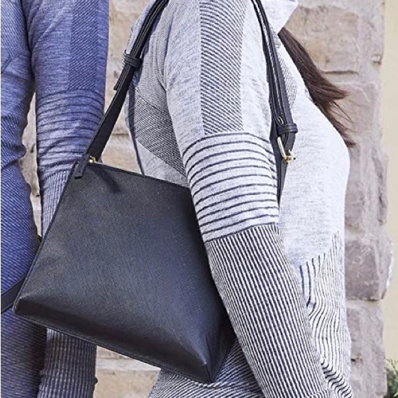 Santa Barbara Design Studio Black Fanny Pack NWT - Picture 3 of 5